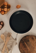 Lade das Bild in den Galerie-Viewer, THE NAKOA PAN - COATED