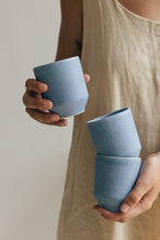 Lade das Bild in den Galerie-Viewer, THE NAKOA &quot;ALORA&quot; CAPPUCINO CUP - SET OF 4 (Into the Sea)
