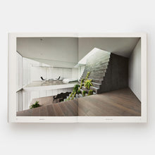 Lade das Bild in den Galerie-Viewer, JAPANESE INTERIORS - COFFEE TABLE BOOK
